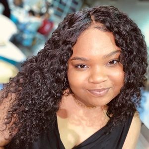 Meet your Posher, Janaya